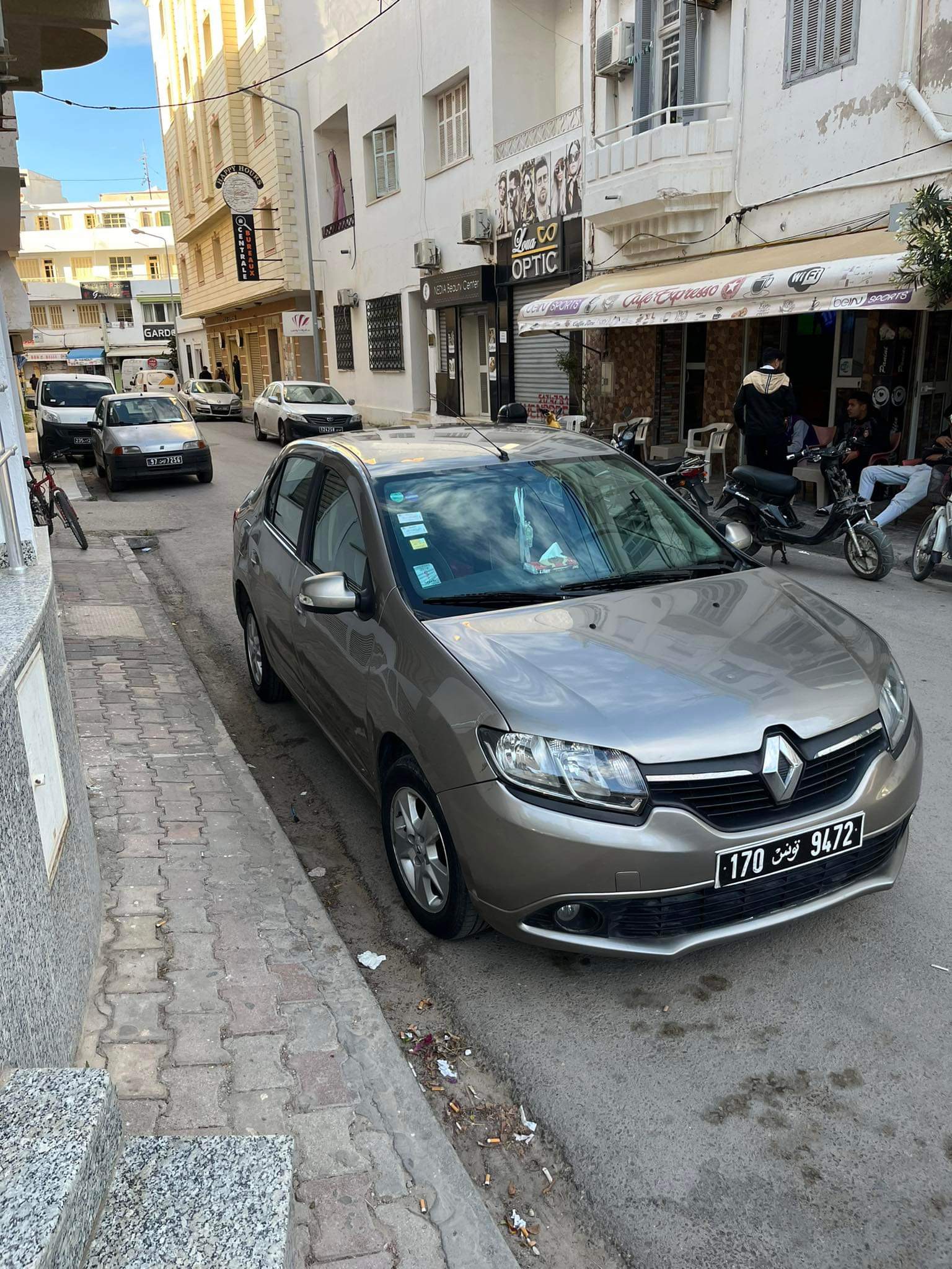 Sousse Ville Sousse Corniche Renault Symbol Symbol2014 tres propre